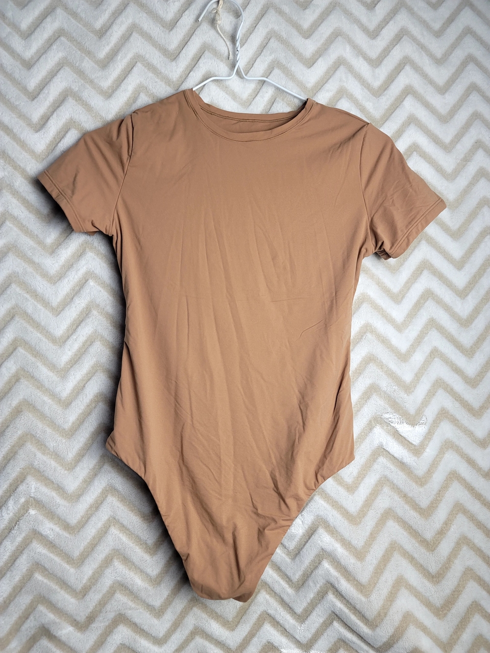 Auden Short Sleeve Bodysuit in Camel Tan